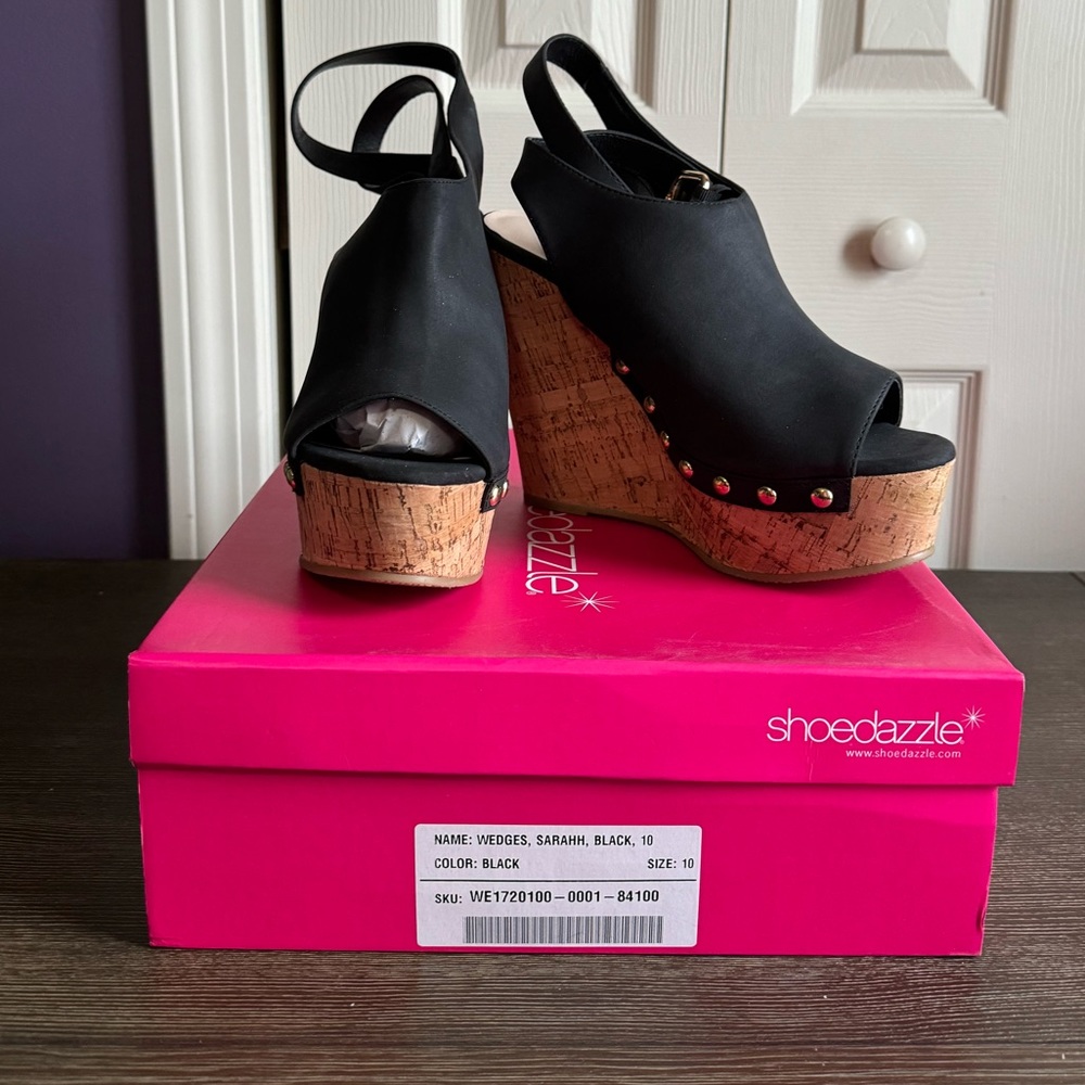 NEW….SHOE DAZZLE Sarahh Black Wedge Sandal, size 10
